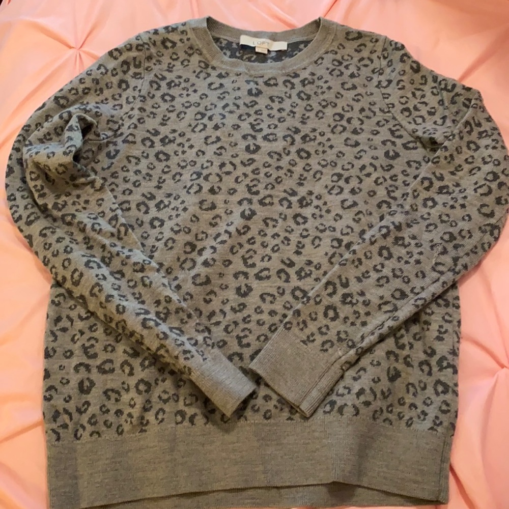 LOFT gray leopard print sweater in EUC!